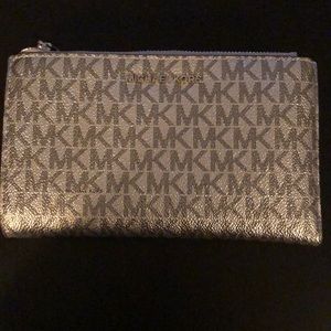 Michael Kors wallet/Wristlet